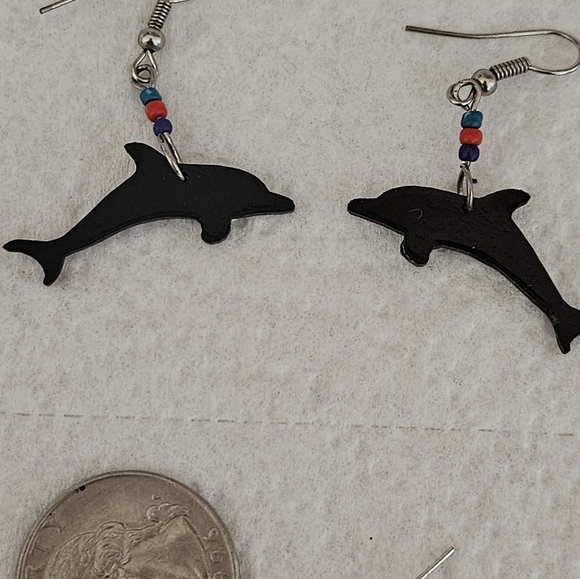 2 Pairs of Earrings Dolphins and Faux Leather Beach Strip Drops - Picture 5 of 5